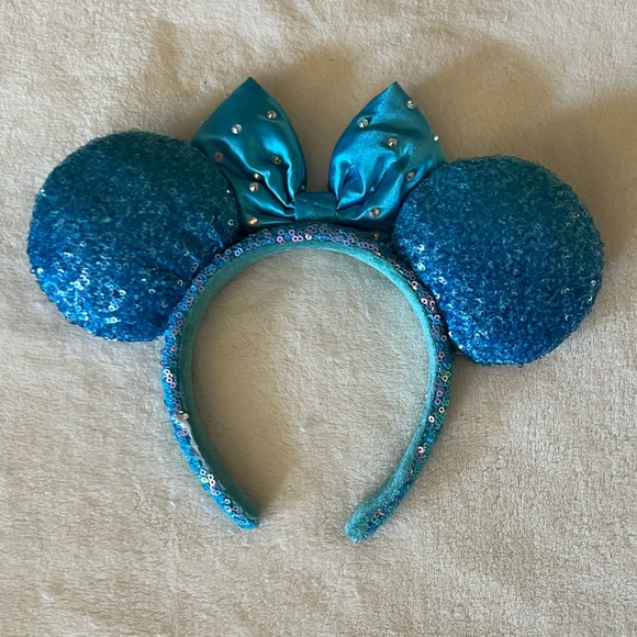 DISNEY BLUE DIAMOND BOW SEQUIN MINNIE EARS HEADBAND - Picture 1 of 3